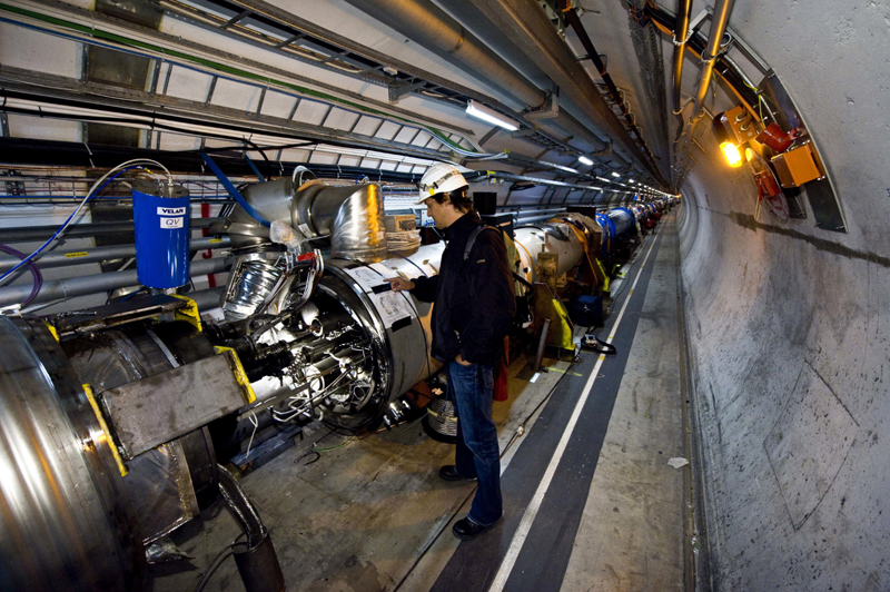 Illustration for article titled Photos Show What 10 Megajoules Worth of Damage To the LHC Looks Like
